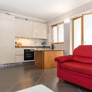 Altido For 4 With Terrace In A Quiet Residential Area Milano
