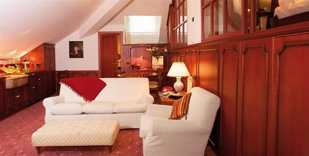 Hotel Numa Milan Camperio 4*,